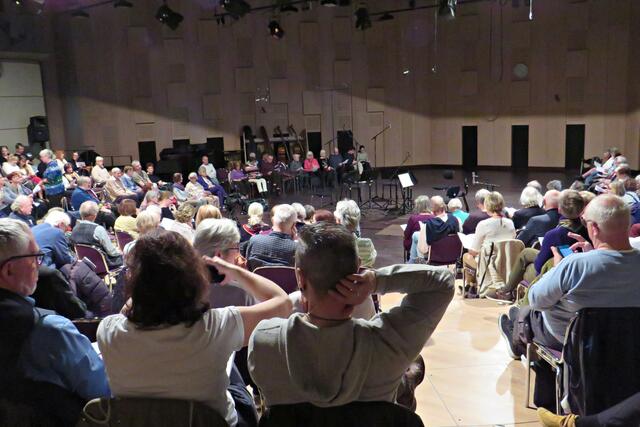 Bevor es los ging Blick in den Saal | Foto: Brigitte Melder