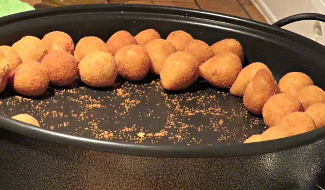 Wie runde Kroketten sehen sie aus | Foto: Brigitte Melder