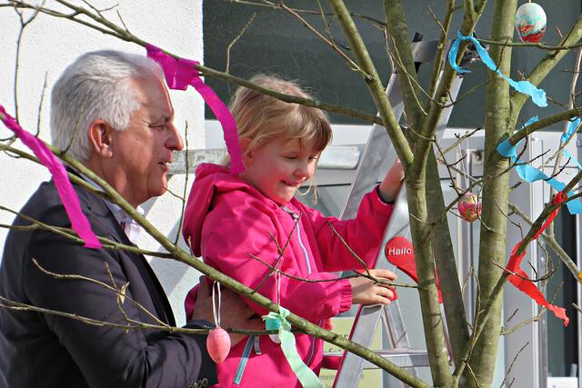 Und weiter mit dem Hängen | Foto: Brigitte Melder