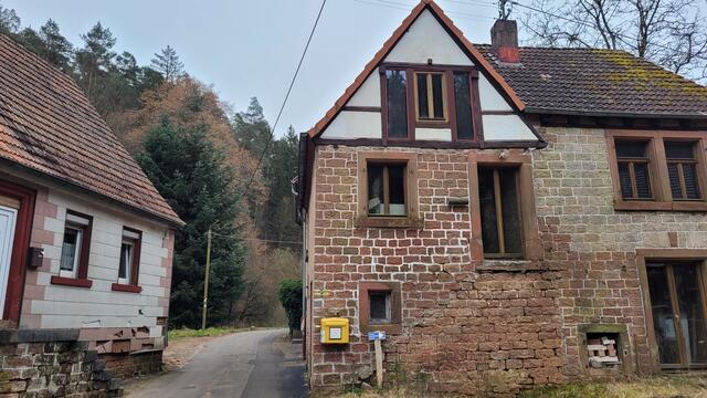 Die winzige Waldarbeitersiedlung Erlenbach zählt zu den kleinsten Orten der Pfalz. | Foto: Markus Pacher