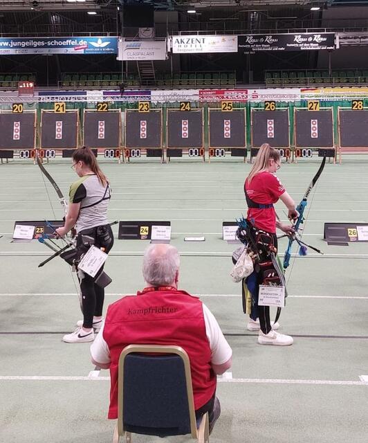 Justine Morgenstern (rechts) vom Schützenverein Bruchmühlbach im Viertelfinale | Foto: Morgenstern
