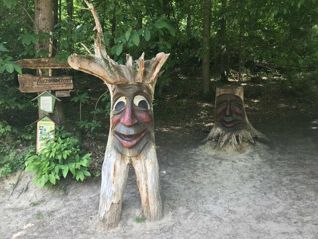 Ein spaßiger Spaziergang für die ganze Familie entlang dem Waldgeisterweg | Foto: B. Bender