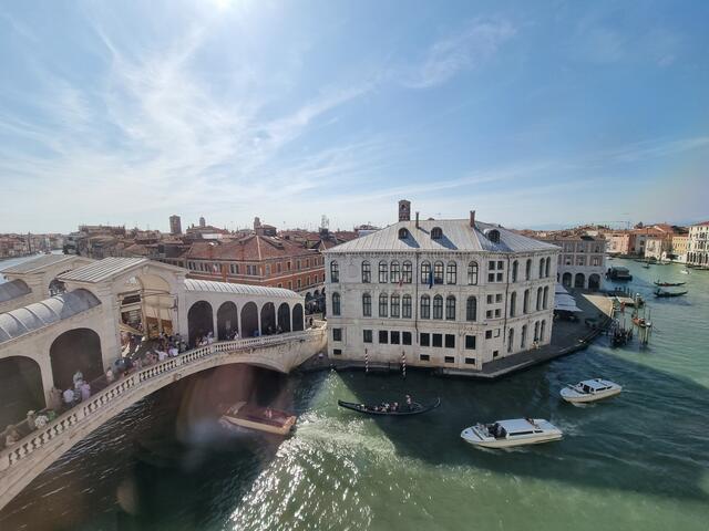 Blick vom Luxuskaufhaus „Fondaco dei Tedeschi“ | Foto: © www.jowapress.de