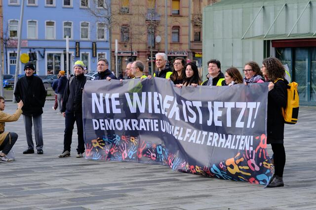 Auf dem Alten Meßplatz endete die Demonstration | Foto: Jessica Bader