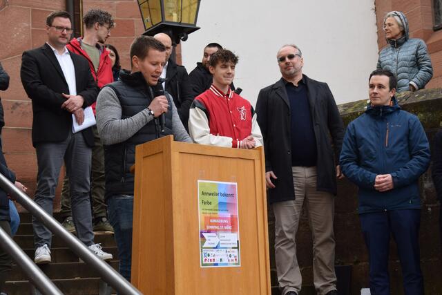Jerome Spitzley stellt die Demokratie-Wochen an der Realschule pus vor | Foto: Bender