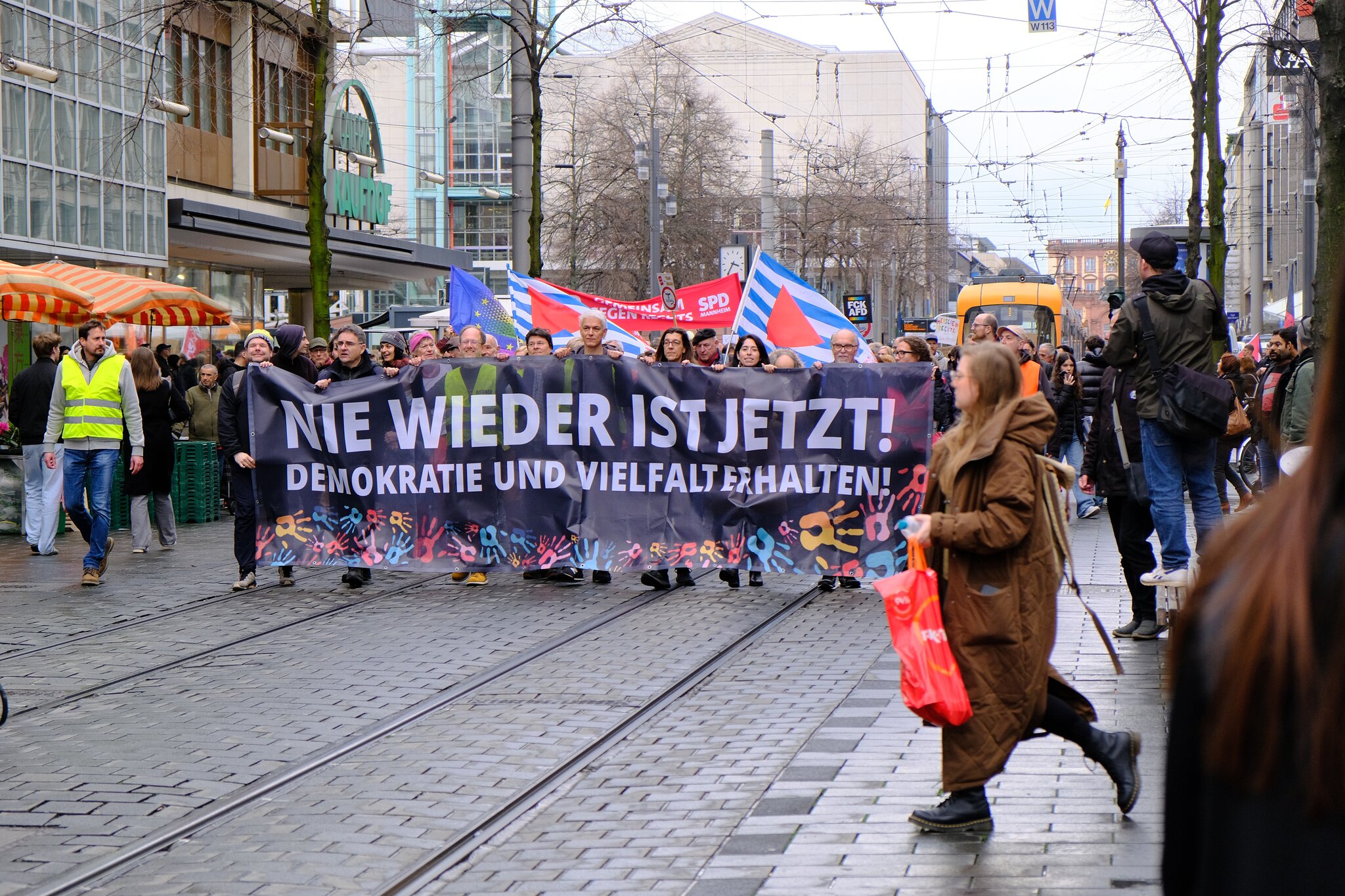 Mannheim demonstriert laut gegen Rechts Nie wieder ist jetzt! Mannheim