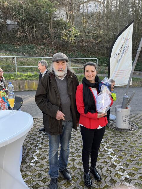 Begrüßung durch Ortsvorsteher Herr Götz, Eröffnung Erfenbach Scarletts Musikschule  | Foto: Scarletts Musikschule