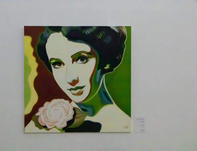 Elisabeth Taylor - Kerstin Wießner möchte mit ihren Bildern eine Botschaft vermitteln, die sie gerne mit einem Zitat von Simone de Beauvoir unterstreicht: "Wenn die Frau feststellen muss, dass sie das Unwesentliche ist, das niemals zum Wesentlichen wird, so kommt es daher, dass sie selbst diese Umkehrung nicht zustande bringt."  | Foto: Heike Schwitalla