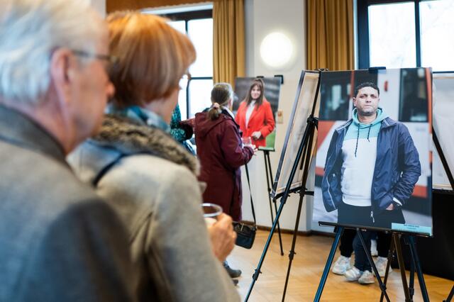 Impressionen von der Ausstellung "Vielfalt in Bildern - Ode an die Kunst des gemeinsamen Lebens" mit Fotografien von Lana Nova.   | Foto: Christian Gaier
