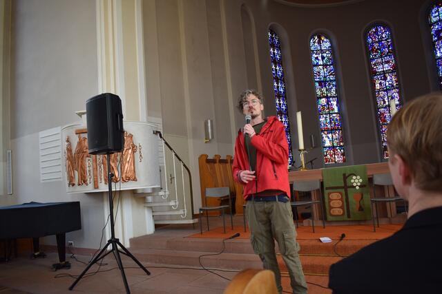 Initiator Sebastian Hey-Brenkert von Verdi informierte über die Vereinsgründung | Foto: Bender