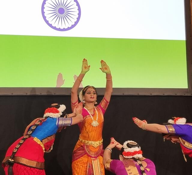 Tanzdarbietungen von Shany Mathew mit ihren Tänzerinnen | Foto: IGNK