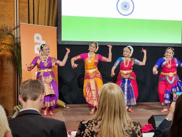 Tanzdarbietungen von Shany Mathew mit ihren Tänzerinnen | Foto: IGNK