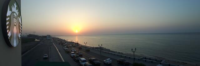 Der einzige "Starbucks", den ich mit Meerblick kenne - in Muscat | Foto: © www.jowapress.de