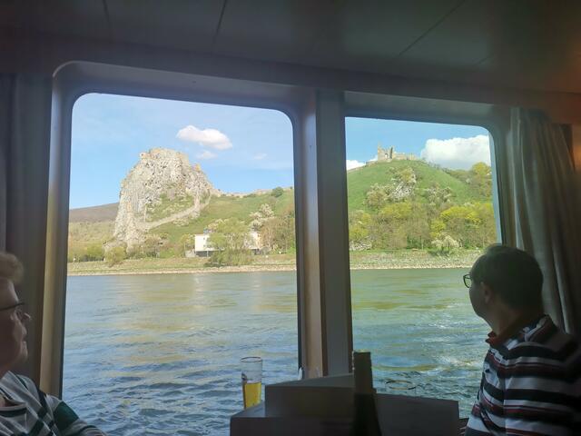 Das Besondere einer Flusskreuzfahrt: Ruhiges Dahingleiten mit Blick auf tolle Landschaften und Bauten entlang der Donau. | Foto: Arndt