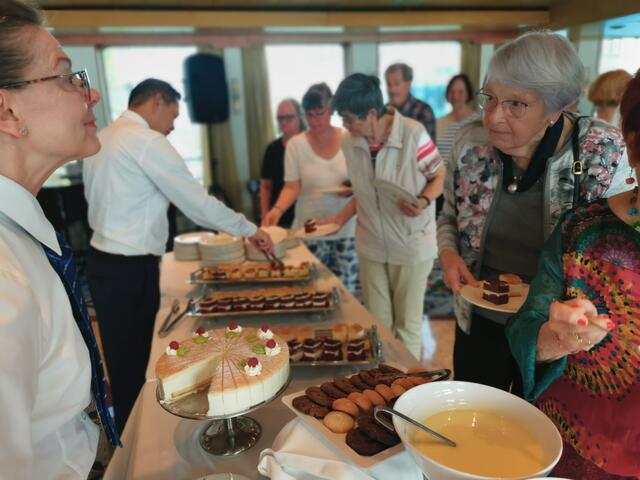 Kaffee und Kuchen. | Foto: Arndt