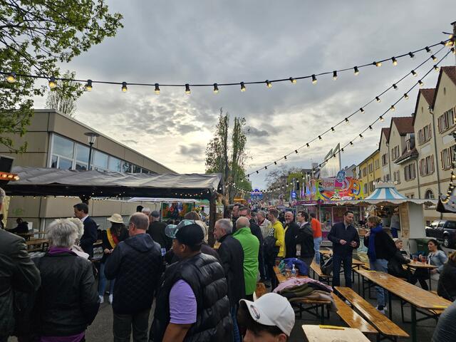 Mitglieder des Stadtrates und der Fraktionen kamen zur Eröffnung | Foto: Gisela Böhmer