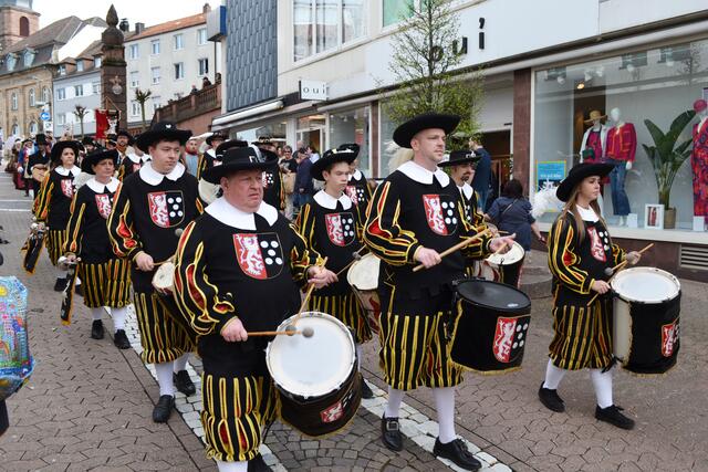 Für die passende musikalische Umrahmung mit Pauken und Trompeten sorgte der Fanfarenzug Bann. | Foto: Frank Schäfer