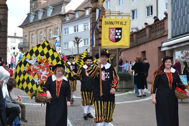 Für die passende musikalische Umrahmung mit Pauken und Trompeten sorgte der Fanfarenzug Bann. | Foto: Frank Schäfer