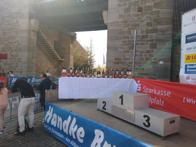 Siegerpodest direkt am Deutschen Weintor | Foto: Rudi Birkmeyer