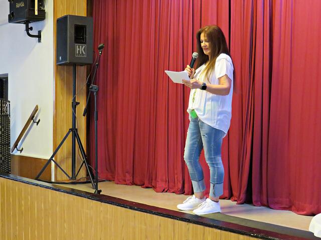 Andrea Rückert bei ihrer Anmoderation | Foto: Brigitte Melder