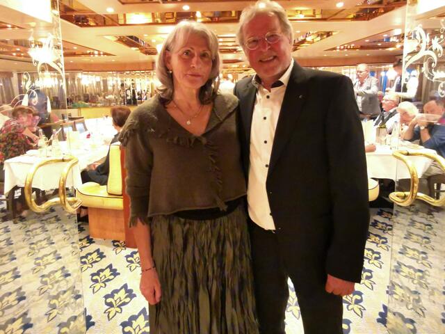 Auf dem Weg zum Gala-Dinner. | Foto: Widdrat