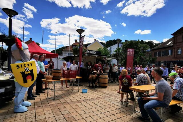Am Wochenende der Sickingenmesse können sich Besucher in Landstuhl über das Angebot der regionalen Gewerbe informieren,  shoppen am verkaufsoffenen Sonntag oder auf dem Streetfood-Festival schlemmen | Foto: Jutta Felka