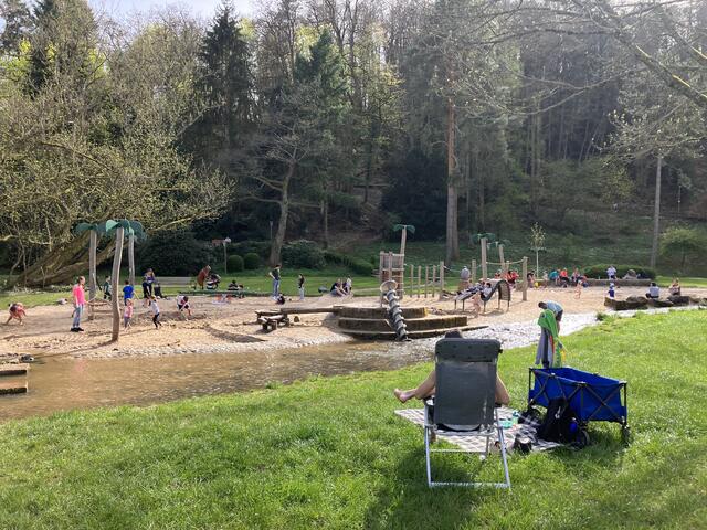 Spielen und planschen für die Kids - Entspannung für die Erwachsenen | Foto: B. Bender