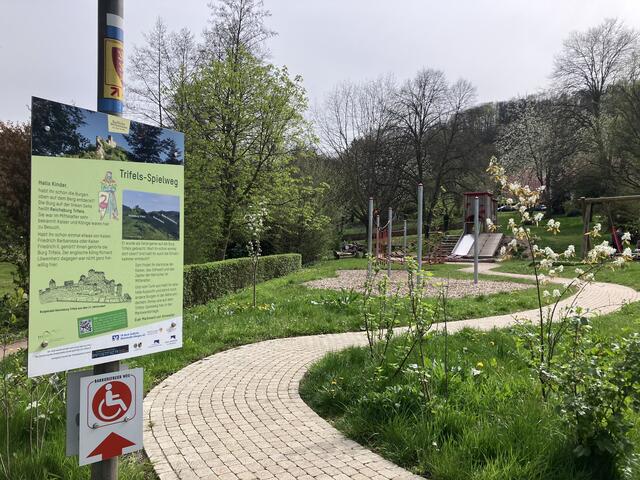 Trifels-Spieleweg | Foto: B. Bender