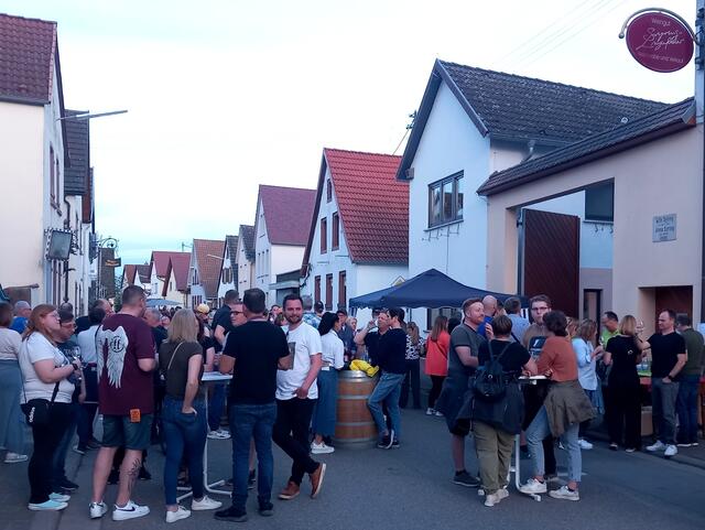 Viele Gäste bei Weingut Syring-Lingenfelder | Foto: Gerhard Syring-Lingenfelder