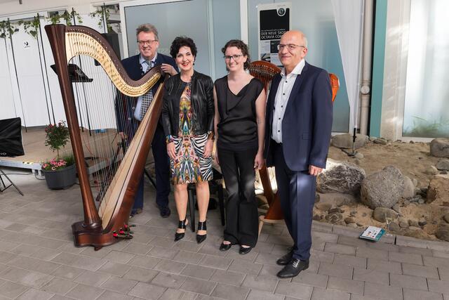 Gruppenbild mit Damen und Harfen | Foto: Johann-Peter Melder