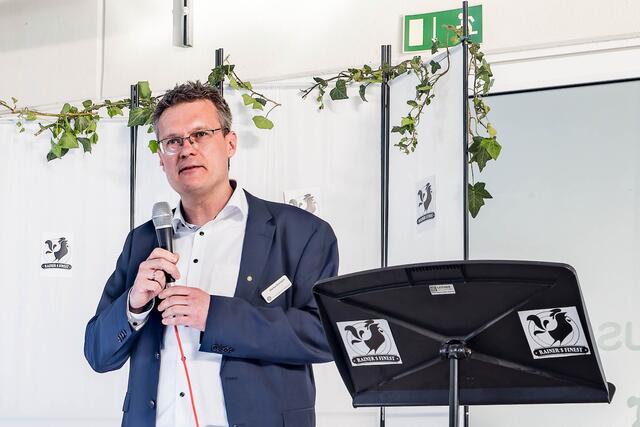 Markus Reinhard bei der Eröffnungsrede (Präsident des Rotary-Clubs Limburgerhof/Vorderpfalz) | Foto: Johann-Peter Melder