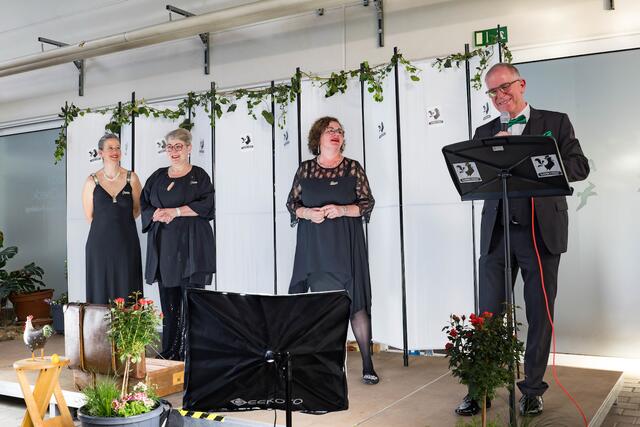 Zwischendurch die Ansagen | Foto: Johann-Peter Melder