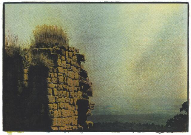 Günther Wilhelm stellt ebenfalls seine Werke in Mackenbach aus, zum Beispiel seinen Gummidruck "Ruine Wachelnheim" | Foto: Franz Wild