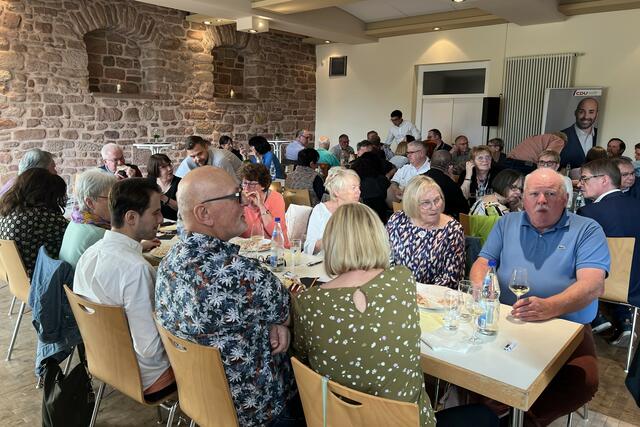 Weinprobe in der Zehntenscheune mit Dösami | Foto: CDU