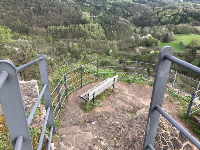 Sitzbank nach Wilgartswiesen ausgerichtet | Foto: B. Bender