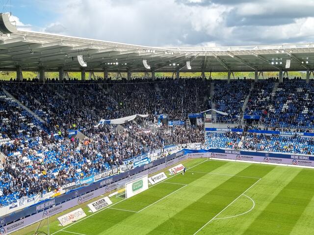 Größerer Gästeblock | Foto: www.jowapress.de