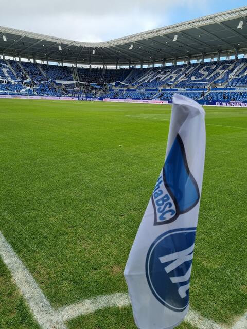 Gemeinsam - bis zu den Eckfahnen | Foto: www.jowapress.de