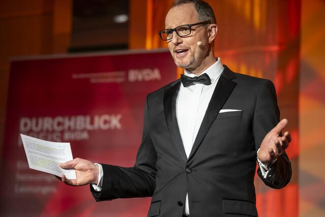 BVDA-Hauptgeschäftsführer Dr. Jörg Eggers moderierte gemeinsam mit Carina Brinkmann, Leiterin Nachhaltigkeit und Politik beim BVDA | Foto: Bernd Brundert/BVDA