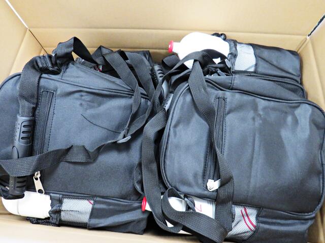 Fertig gepackte Taschen sind versandfertig | Foto: Brigitte Melder