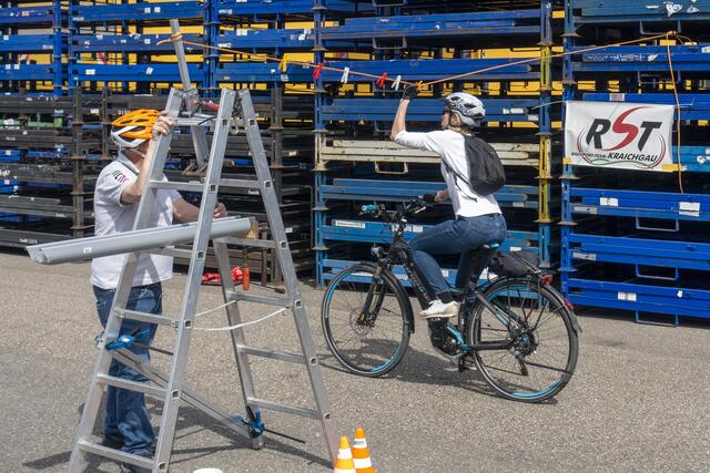 Wäschenklammern abnehmen | Foto: Gerhard Öfner