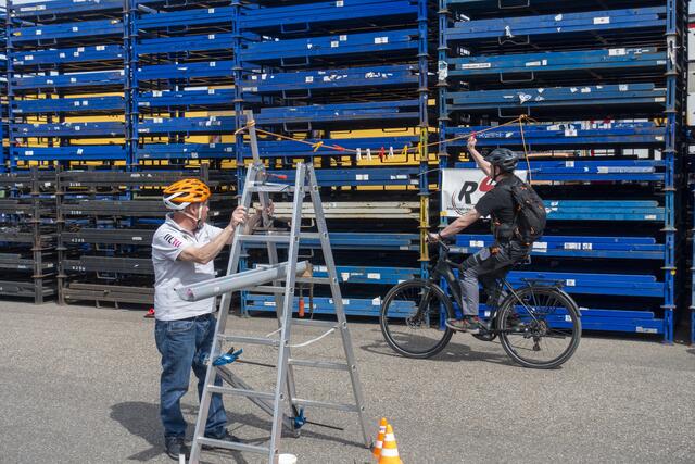 Wäscheklammern abnehmen | Foto: Gerhard Öfner