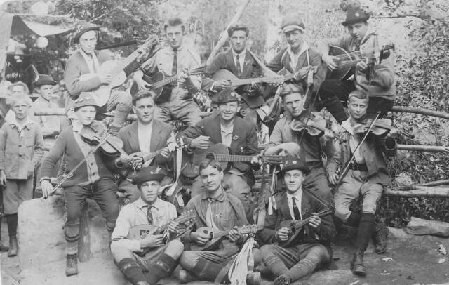 Musikgruppe vor dem Krieg | Foto: Wanderclub Nello e. V.
