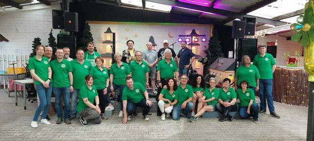 Gruppenfoto von allen anwesenden Vereinsmitgliedern | Foto: Sängervereinigung Iggelheim
