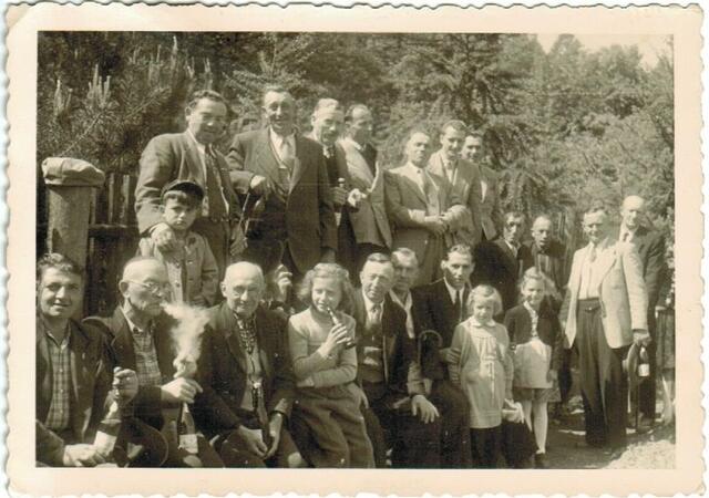 Gründer des "Lehrbienenstandes am Schächel" in Altenkirchen um 1950 | Foto: Archivbild von Gerti Schmuck