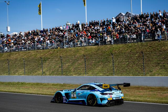 Max Reis erobert zusammen mit seinem Teamkollegen Kwanda Mokoena beim ADAC GT Masters in Oschersleben einen Podestplatz | Foto: Gruppe C Photography