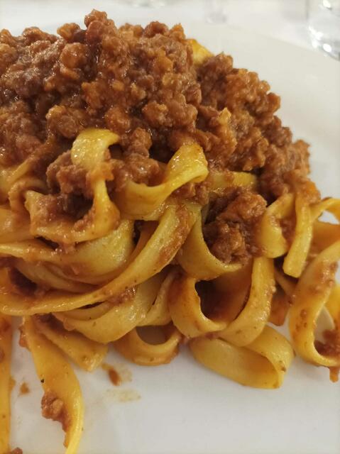 Das ist typisch in Bologna: Tagliatelle mit „Ragú alla Bolognese“ | Foto: © www.jowapress.de