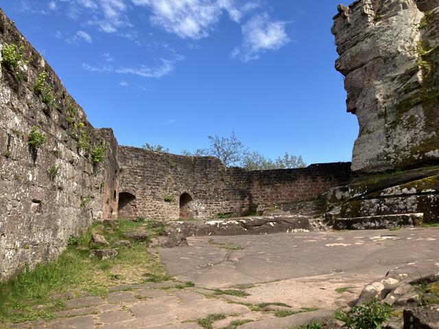 Burginnenhof | Foto: B. Bender