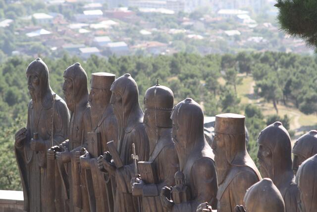Denkmal zur Geschichte des Landes, etwas außerhalb von Tiflis, aber mit tollem Ausblick | Foto: © www.jowapress.de