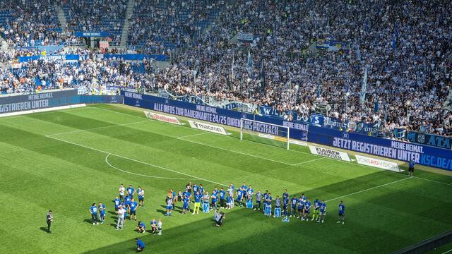 Verabschiedung der Spieler - und fast das gesamte Stadion war noch gefüllt | Foto: abseits-ka/Anderer
