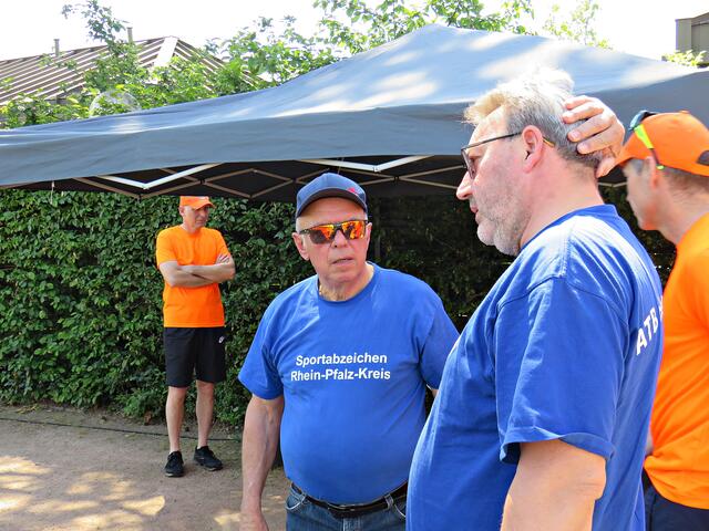 Kurze Lagebesprechung | Foto: Brigitte Melder